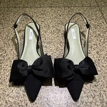 탈부착 가능 리본 백 밴딩 펌프스