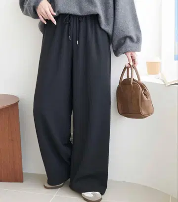 새상품 L 사이즈 DISCOAT 디스코트 따뜻한 드레이프감 이지 팬츠