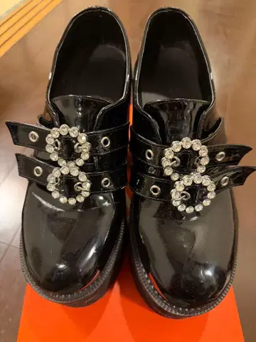 BUBBLES 더블 버클 통굽 신발