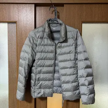 유니클로 울트라 라이트 다운 그레이 다운 재킷 M