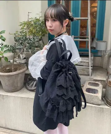 Candy stripper 프릴 장식 블랙 레이스 백팩 귀여워요!