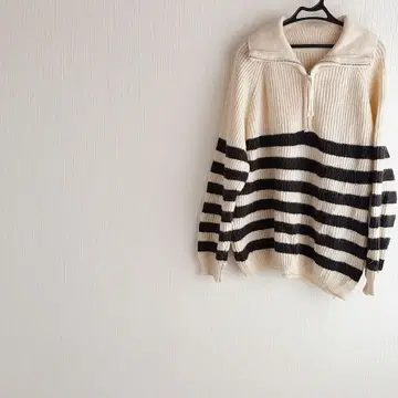아이보리 블랙 스트라이프 스웨터
