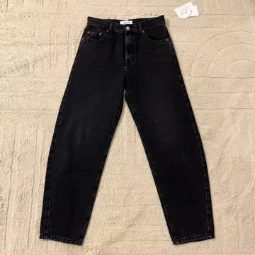 [ 새상품 ] Mila Owen 커브 블랙 데님