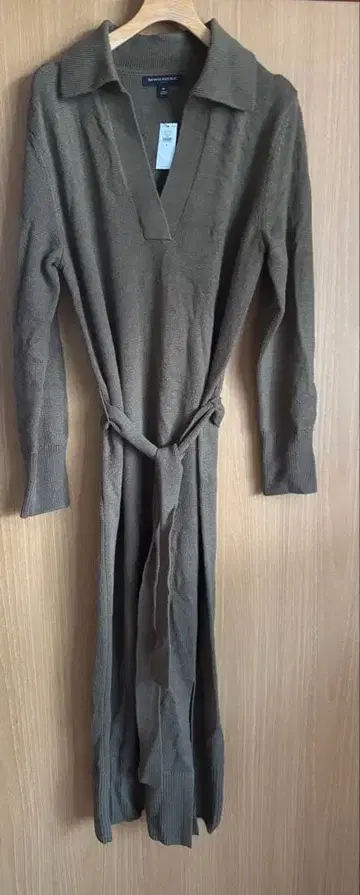 BANANA REPUBLIC 카키 V넥 니트 원피스 M