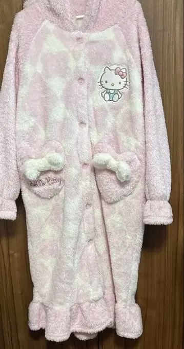 새상품 헬로키티 룸웨어 핑크 착용 가능한 담요 룸 가운 kitty