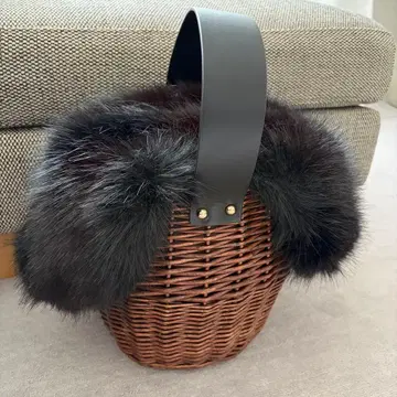 SNIDEL 퍼 달린 바스켓백 블랙