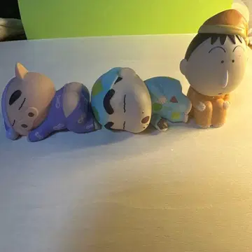 짱구는 못말려(크레용 신짱) 자고 있는 피규어 3개 세트