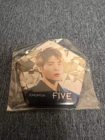 SHINee WORLD 2017 FIVE 회장 특전 캔뱃지 종현