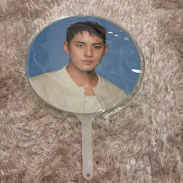 세븐틴 부채 민규