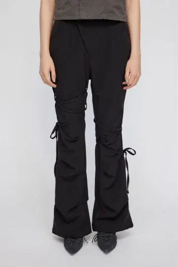 LAGUA GEM ASYMMETRY RIBON 플레어 팬츠