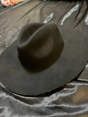 블랙 펠트 햇