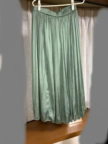 [ 새상품급 ] 새틴 개더 스커트 NATURAL BEAUTY BASIC