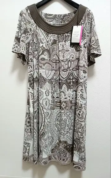 미사용 레오나르 극근년 반팔 튜닉 42