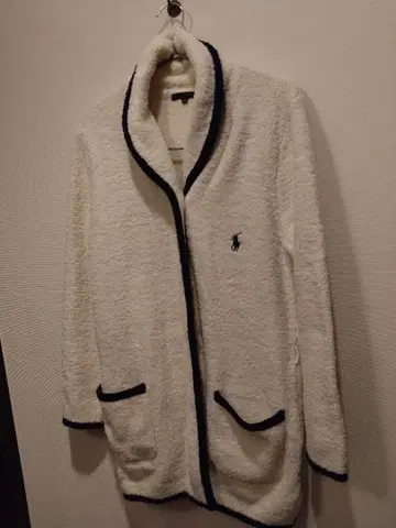 랄프 로렌 아이보리 가운 트리밍 네이비