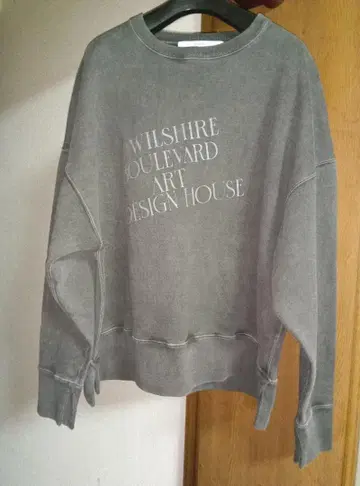 FRAMWORK 새상품급 슬릿 로고 맨투맨