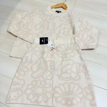 유니클로 마리메꼬 스웨터 & 스커트 셋업