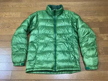 몽벨 다운 자켓 M 사이즈 그린 (새상품급이지만 하자 있음)