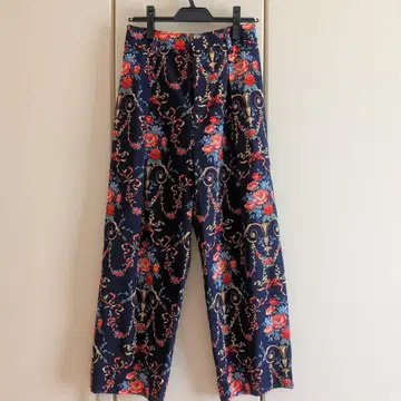 로이스크레용 팬츠