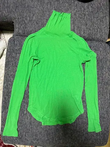 BEAUTY&YOUTH 그린 하이넥 긴팔 티셔츠