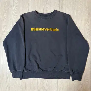 thisisneverthat 네이비 맨투맨 착용 사진 있음