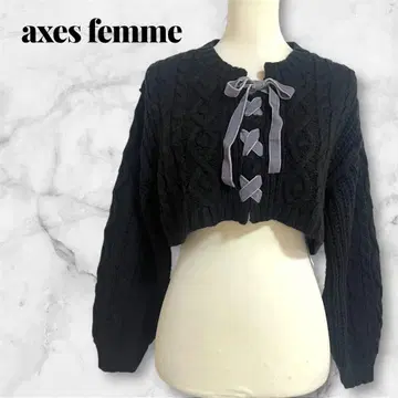 [ axes femme ] 레이스업 숏 기장 니트 케이블 짜임