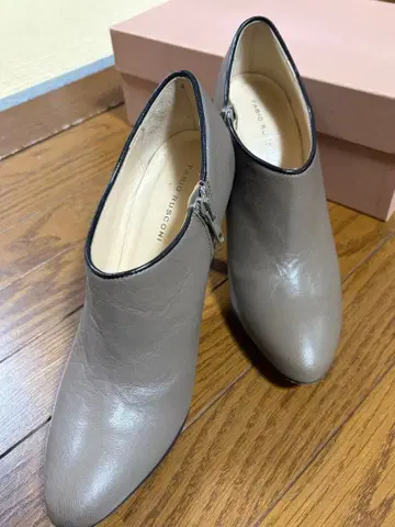 [CORSO ROMA,9] 베이지 지퍼 달린 중간 힐 부츠