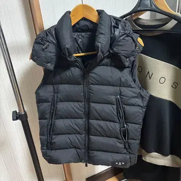 TATRAS 블랙 다운 베스트