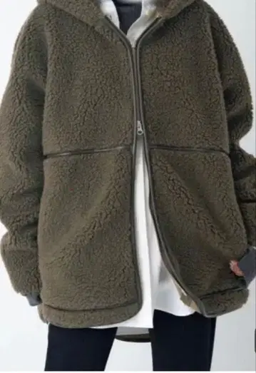 Deuxieme Classe CALUX/캐락스 셰르파 후디