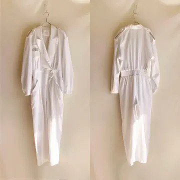 중고 비즈 장식이 귀여운 레트로 화이트 점프수트