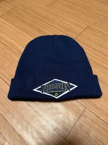THRASHER 네이비 비니