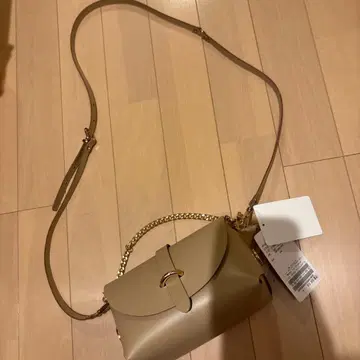 베이지 합성 피혁 숄더백