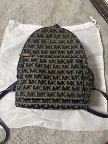 MICHAEL KORS 로고 백팩 베이지/블랙