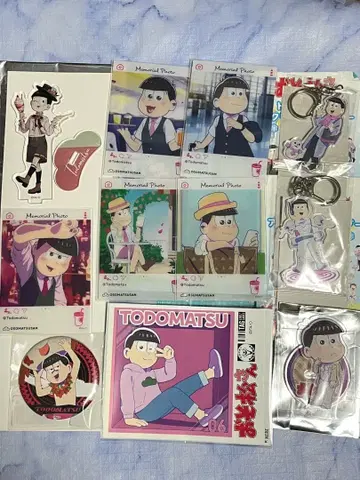 오소마츠 6쌍둥이 미쿠가 훼미리마트 에모카 아크릴 스탠드 카드 토도마츠