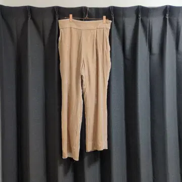 핑크 베이지 팬츠 카오스