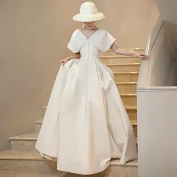 셀프 촬영용 웨딩 드레스 화이트