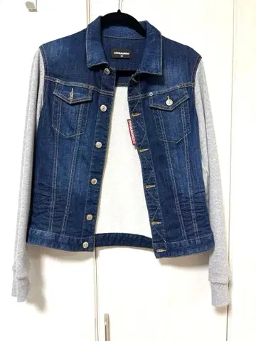 새상품 DSQUARED2 (디스퀘어드) 초레어 G맨투맨