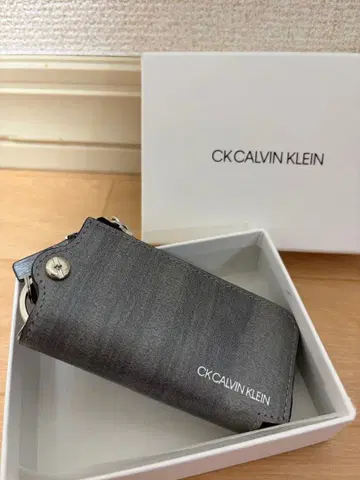 새상품 캘빈클라인 그레이 가죽 키케이스