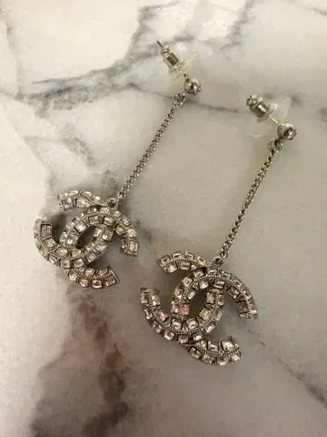 크리스탈 스톤 롱 귀걸이