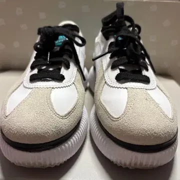 오니츠카타이거 새상품급 23cm