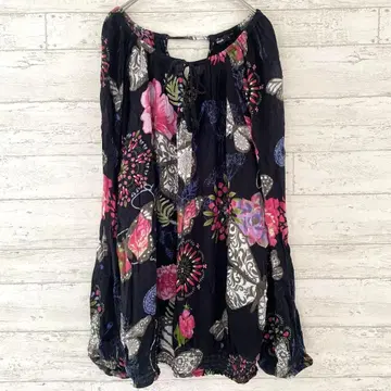 데시구알 Desigual 올 패턴 풀오버 [ L ] 나비 사이키 개성적