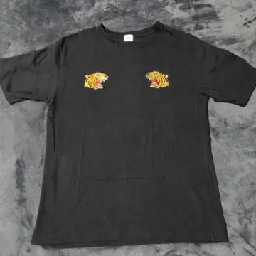 블랙 호랑이 자수 T셔츠