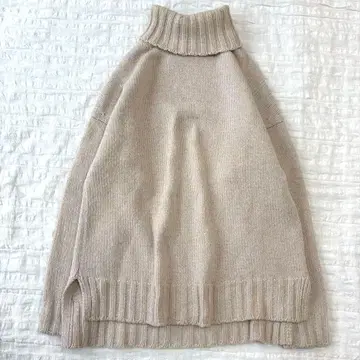 슬론 3G 지롱 라무 x 캐시미어 터틀넥 베이지