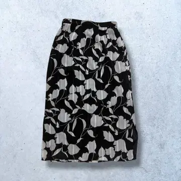 꽃무늬 플리츠 롱 스커트 페미닌