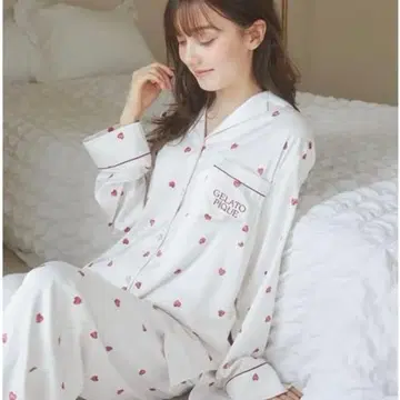 하트 무늬 새틴 택 포함 상하의 세트