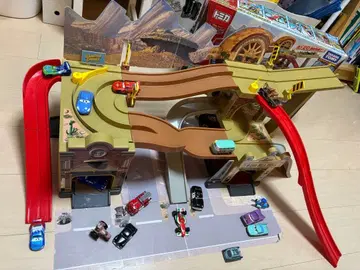 카즈 토미카 액션 코스 라디에이터 스프링스