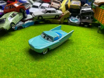 카즈 토미카 C-27 플로우 미니카