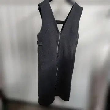 슬리브리스 다크 그레이 원피스