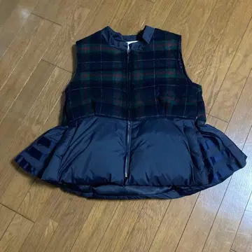 체스티 chesty 체크 다운 베스트 새상품급 하자 있음