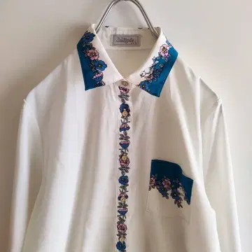 화이트 블라우스 꽃무늬 디자인 블라우스 빈티지 빈티지 레트로