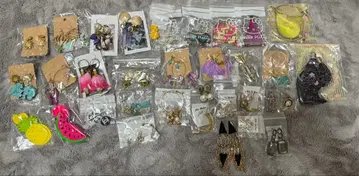 다색 디자인 귀걸이 세트